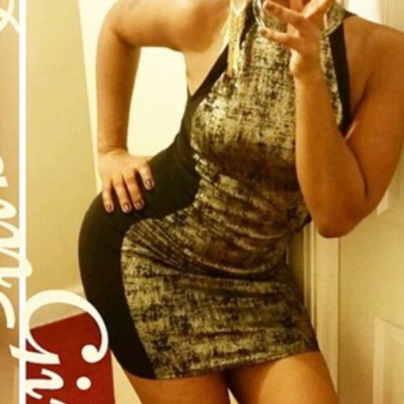 Fashion Dress - Picture 2 of 6